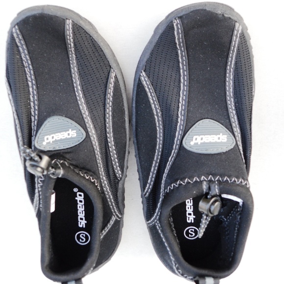 NEW WATER SHOES SIZE S YOUTH BLACK SPEEDO BRAND - Picture 1 of 5